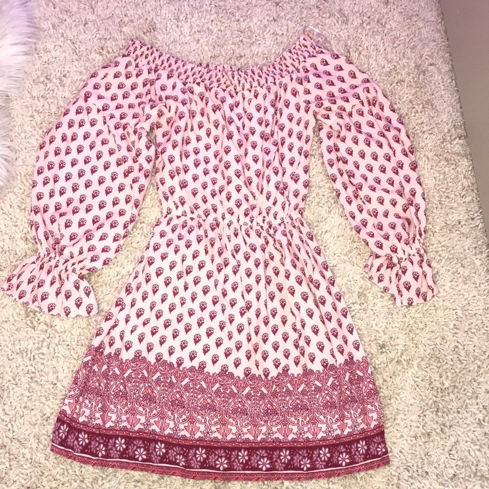 NEVER WORN off shoulder long sleeve dress